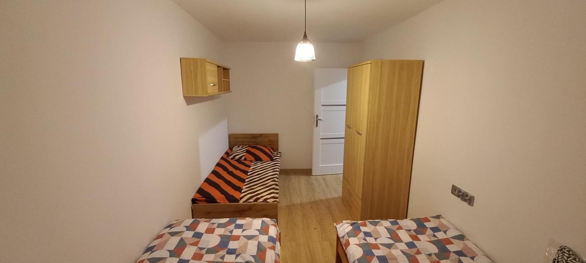 Apartament Juki 2, Obok Katowice Wynajem Na Doby, Krotkoterminowy, 2 Pokoje, Mozliwosc Dodatkowych Dwoch Osob Na Rogowce W Salonie Za Dodatkowa Oplata, 37M2,- Po Kapitalnym Remoncie, Wifi Chorzów Buitenkant foto